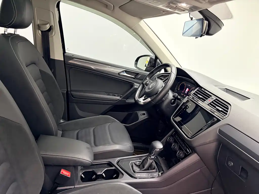Volkswagen Tiguan L 2021 — фото 23