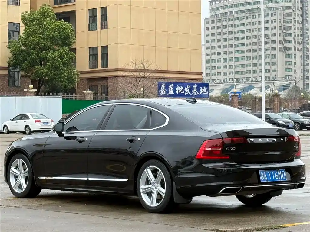 Volvo S90 2019 — фото 9