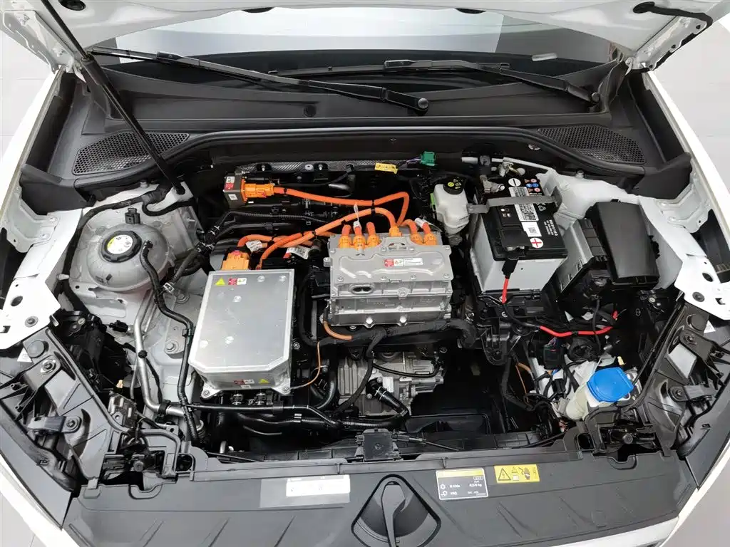 Audi Q2L E-Tron 2021