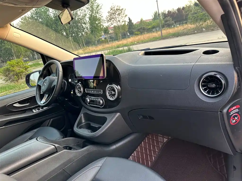 Mercedes-Benz Vito 2022 — фото 16