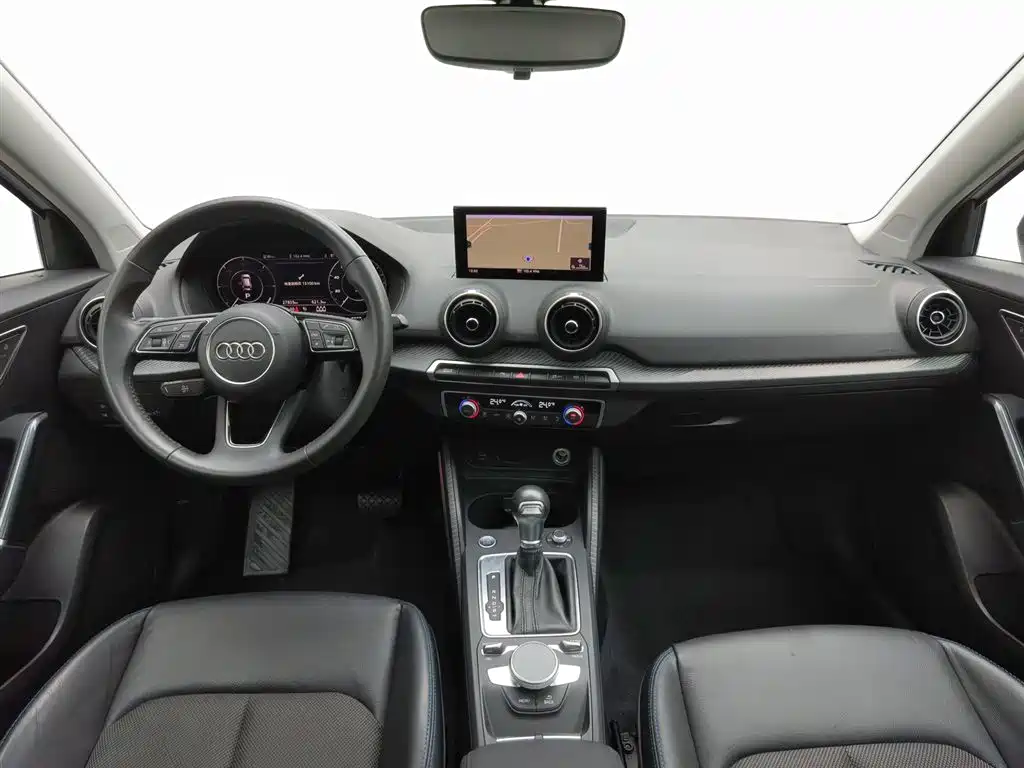 Audi Q2L E-Tron 2021