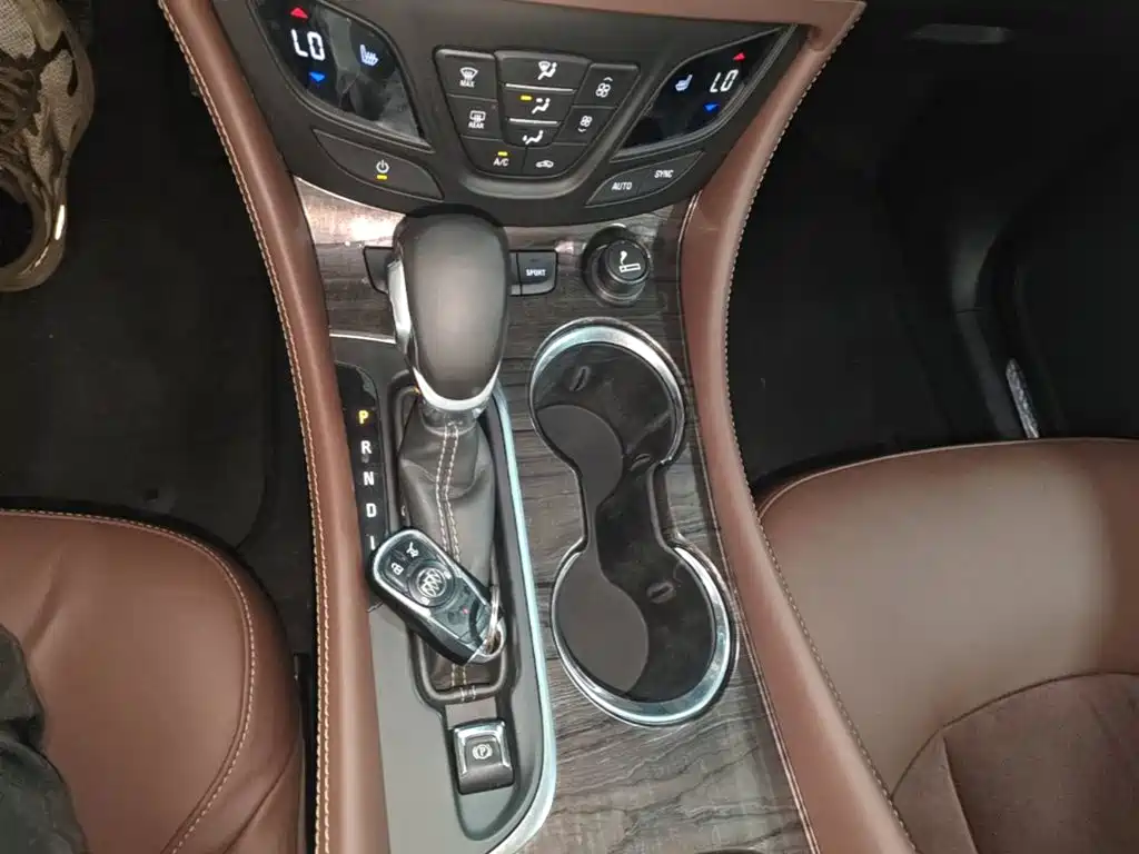 Buick Envision Plus 2016 — фото 14