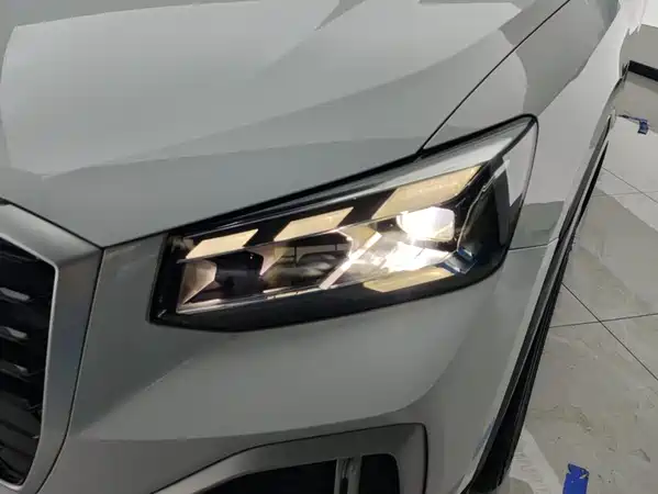 Audi Q2L 2023