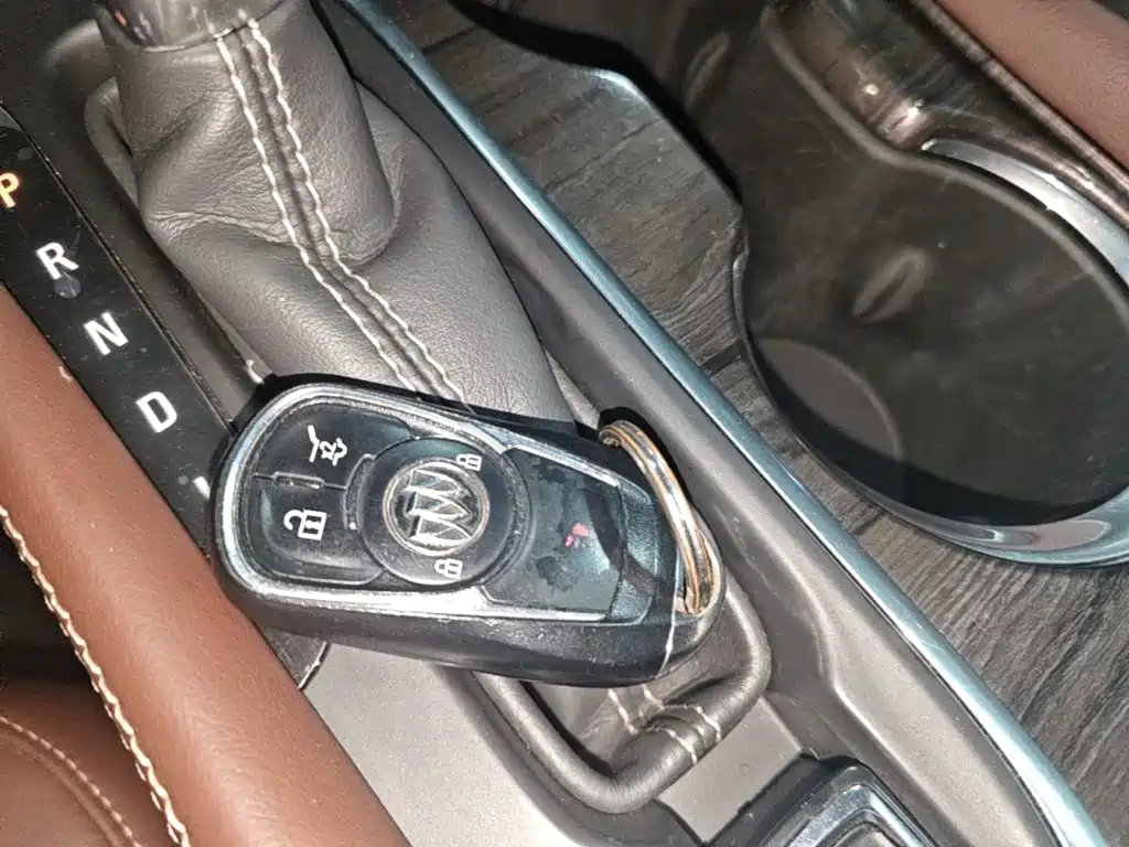 Buick Envision Plus 2016 — фото 9