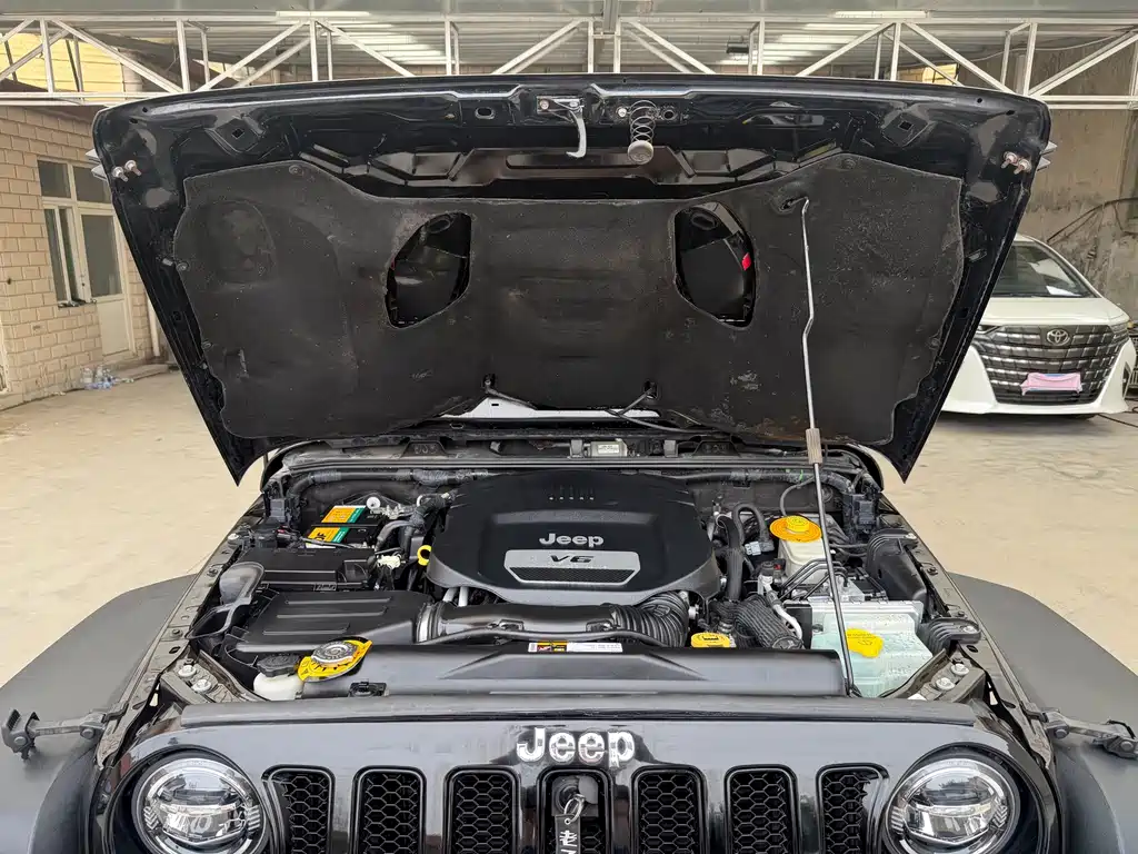 Jeep Wrangler 2016 — фото 19