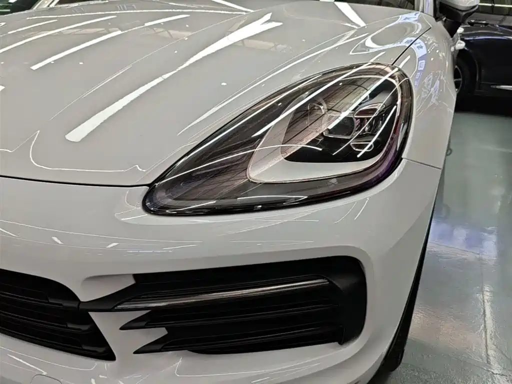 Porsche Cayenne 2020 — фото 24