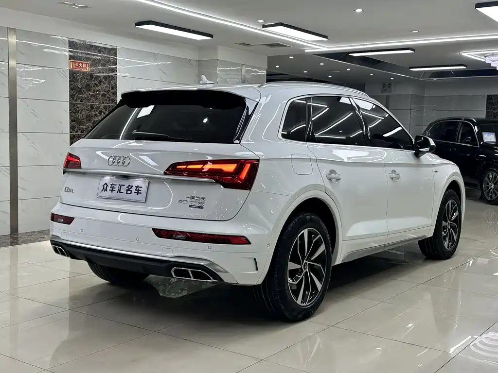 Audi Q5L 2022 — фото 6