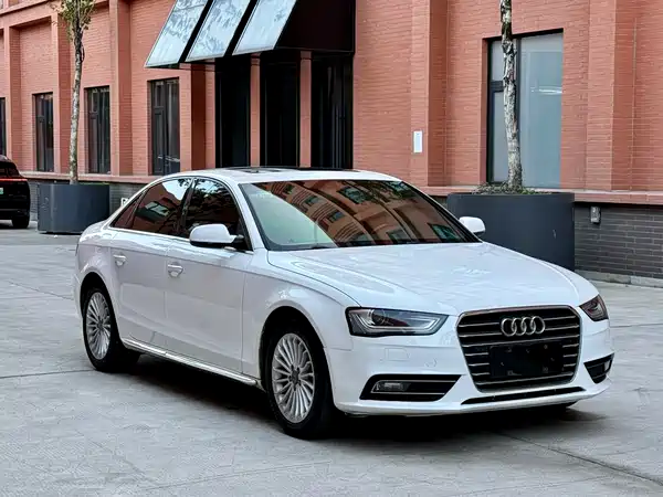 Audi A4L 2016