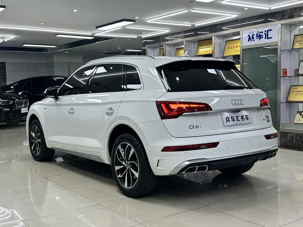 Audi Q5L 2022 — фото 4