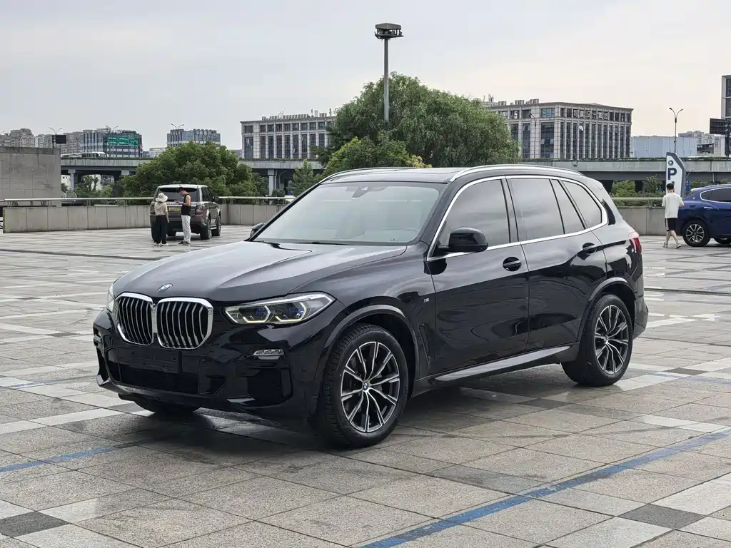 BMW X5 2021 — фото 1