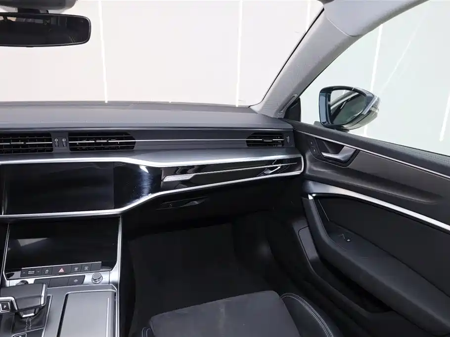 Audi A7L 2024 — фото 13