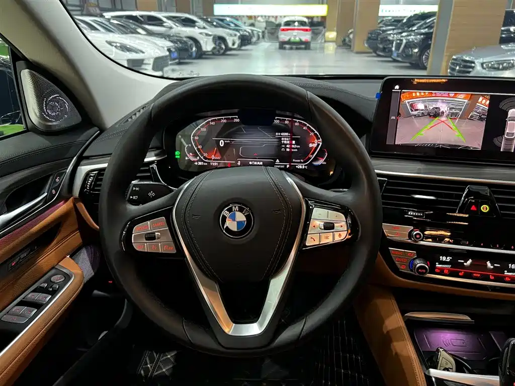 BMW 6 Series GT 2024 — фото 15