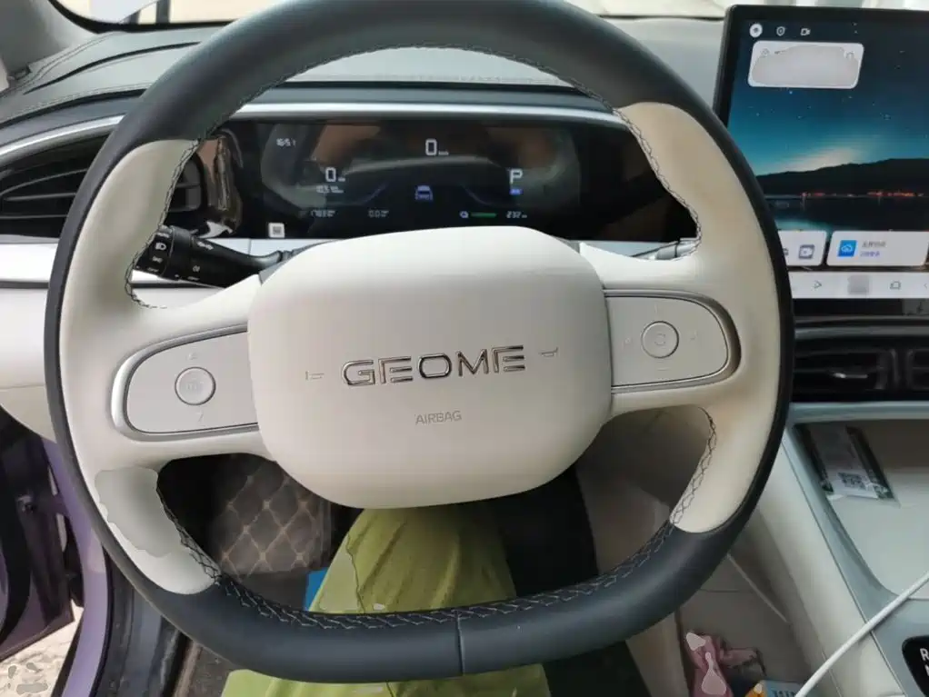 Geely Galaxy Starwish 2025 — фото 11