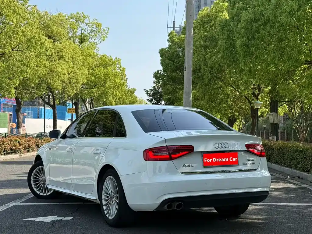 Audi A4L 2014
