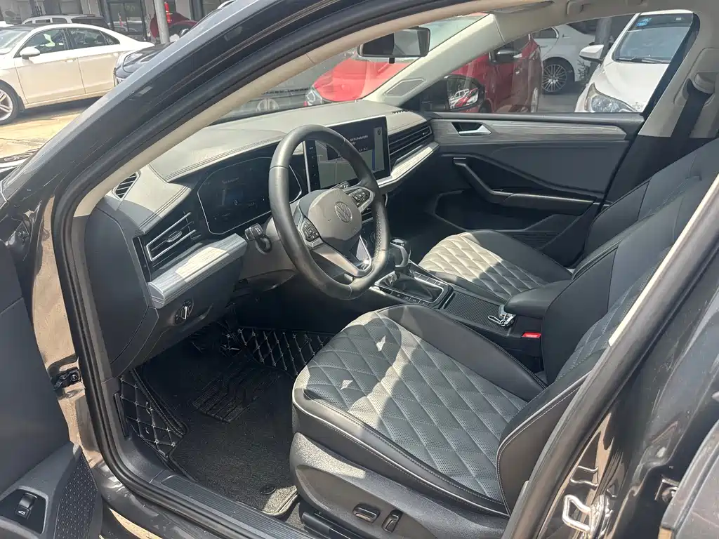 Volkswagen Sagitar 2024