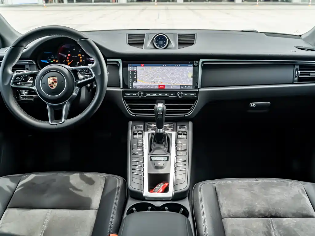 Porsche Macan 2019 — фото 14