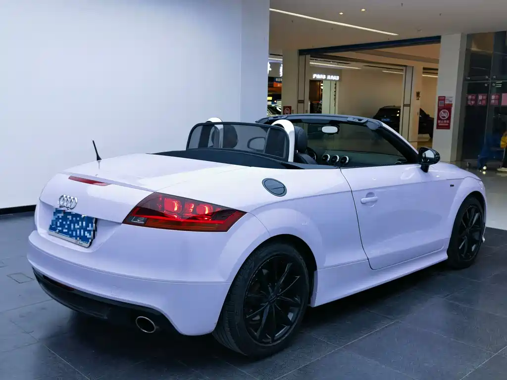 Audi TT 2015 — фото 10