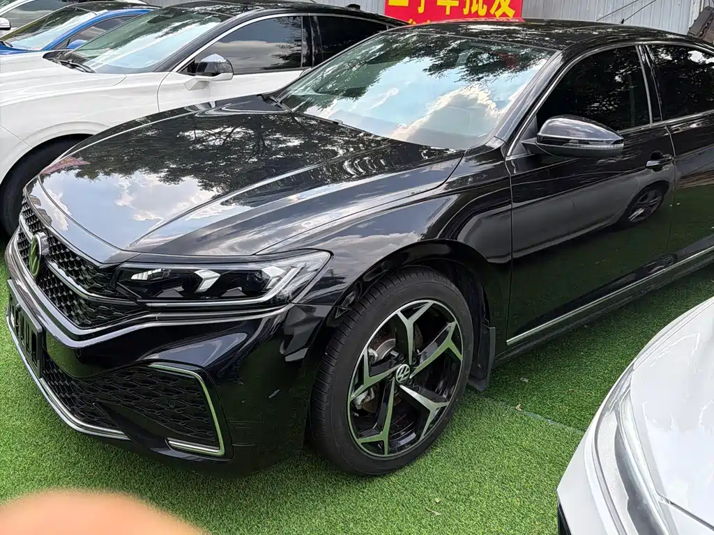 Volkswagen Passat 2023