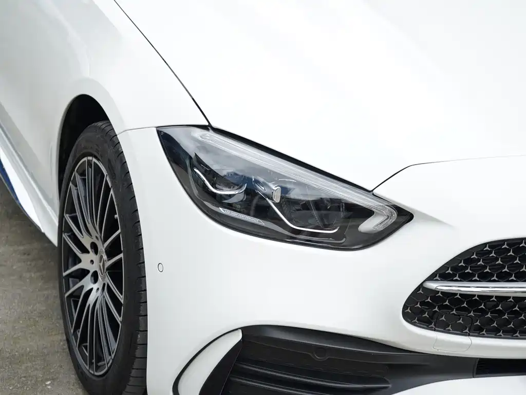 Mercedes-Benz C-Class 2024 — фото 10