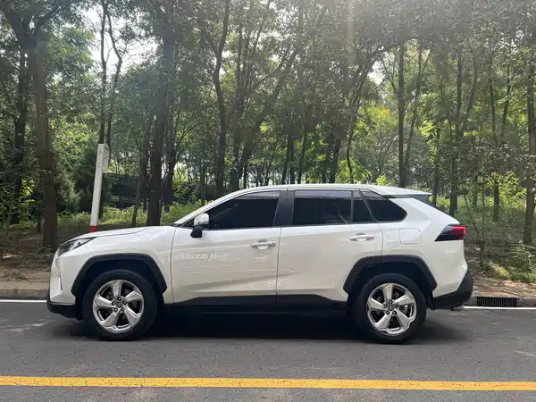 Toyota RAV4 2021