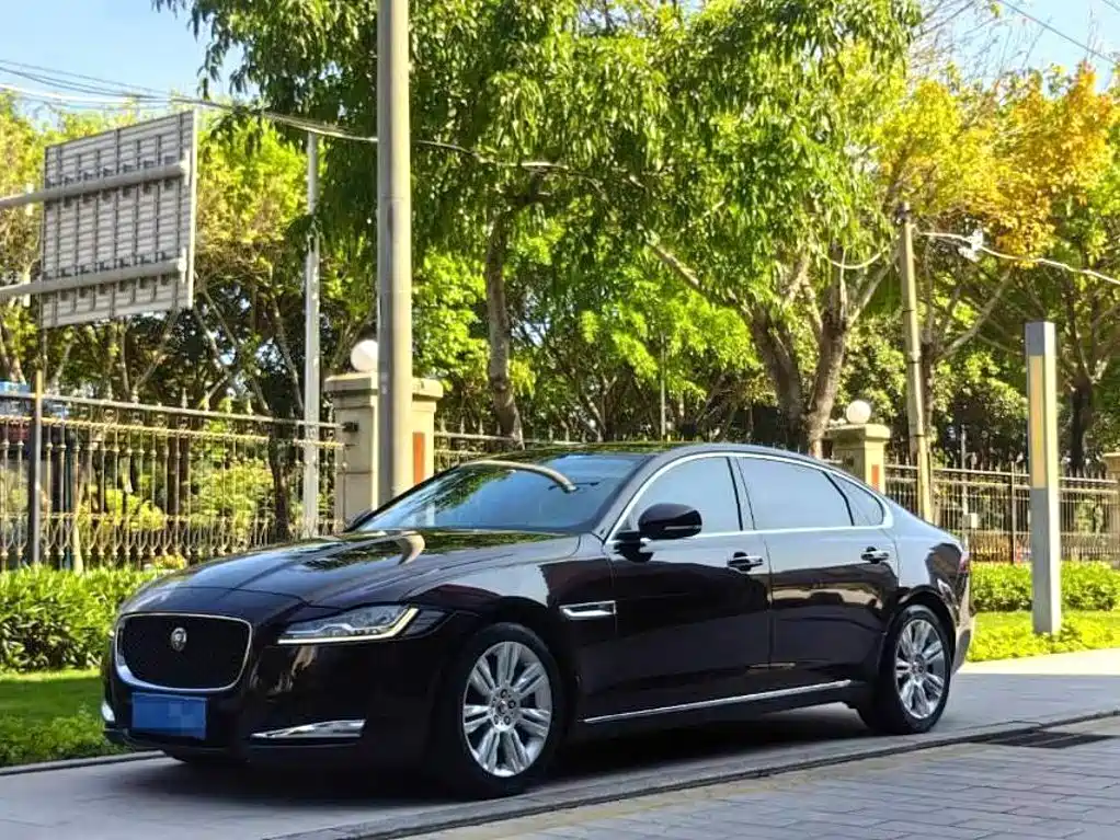 Jaguar XFL 2018 — фото 1