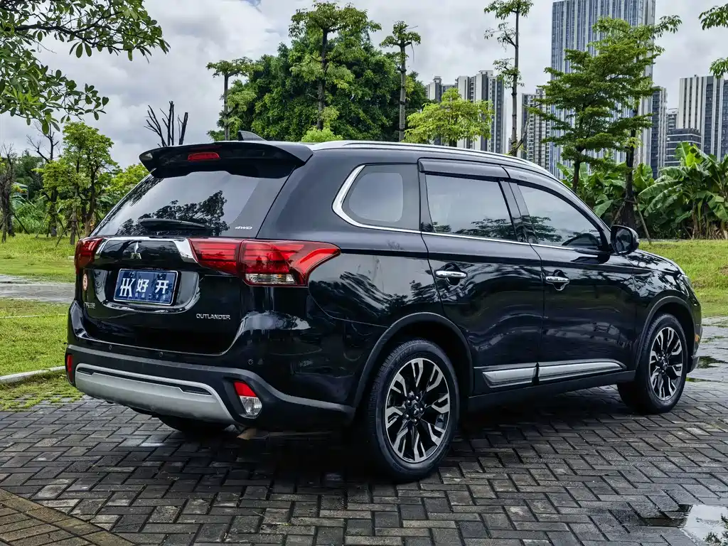 Mitsubishi Outlander 2020