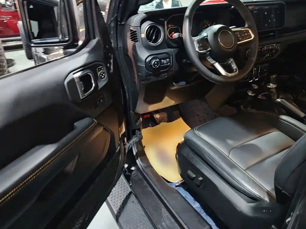 Jeep Wrangler 2024 — фото 16