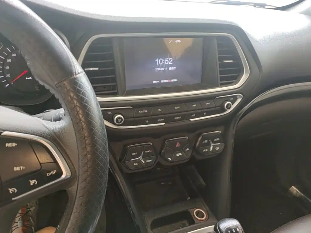 GAC Motor Trumpchi GS4 2015 — фото 13