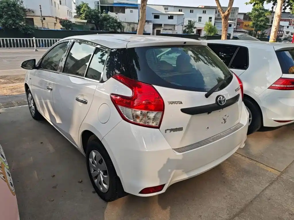 Toyota Yaris L 2016 — фото 5