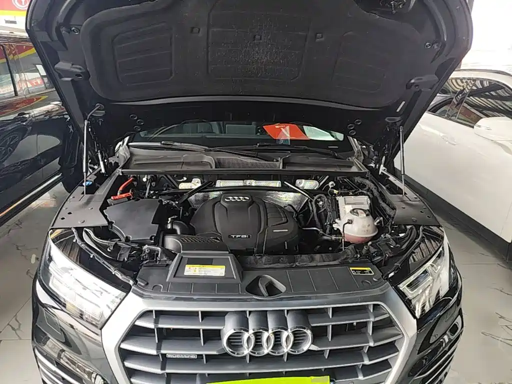Audi Q5L 2020 — фото 20