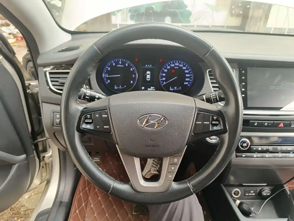 Hyundai Mistra 2015 — фото 11