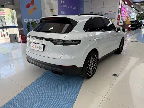 Porsche Cayenne 2023