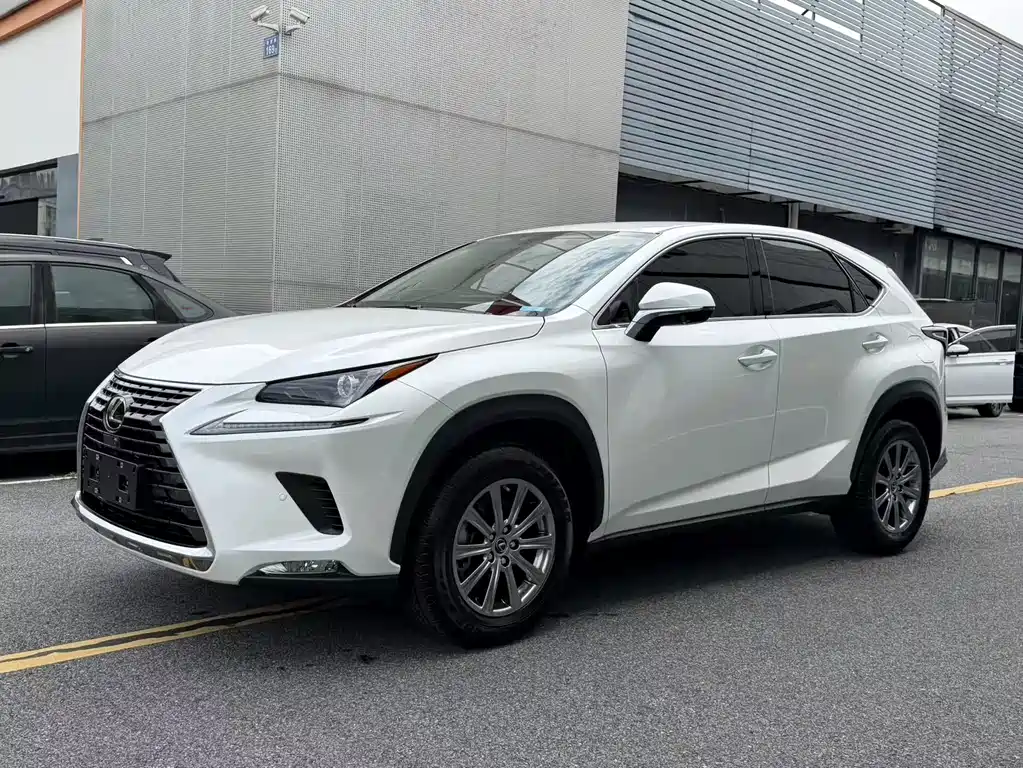 Lexus NX 2021