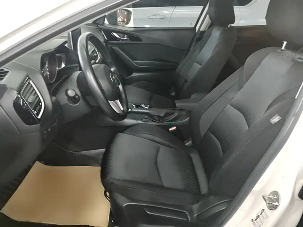 Mazda 3 Axela 2015 — фото 15