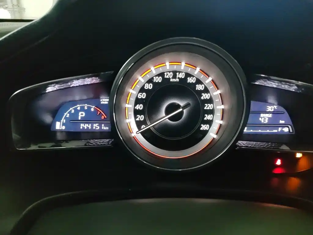 Mazda 3 Axela 2015 — фото 12