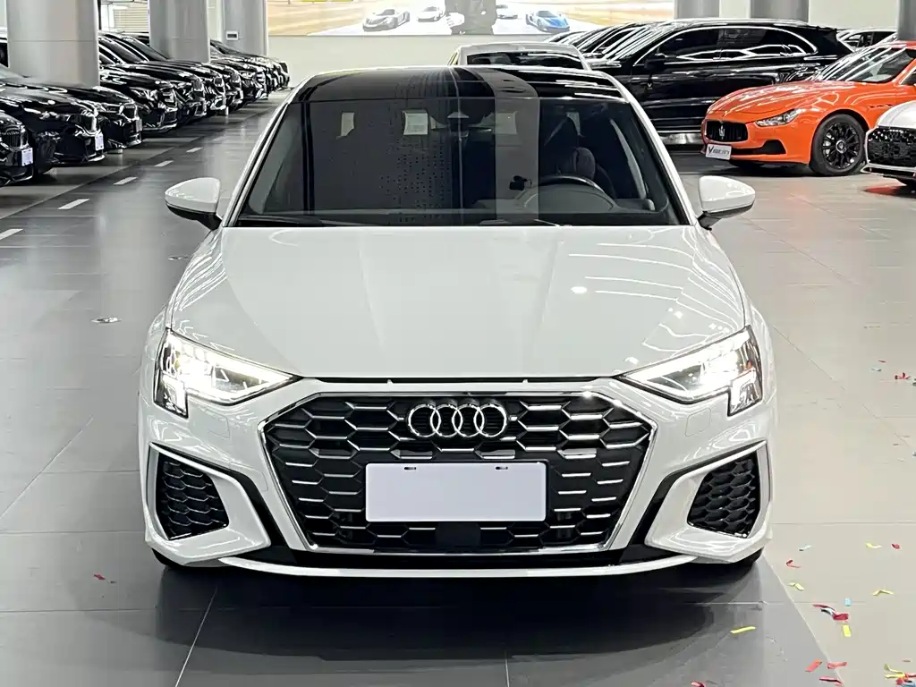 Audi A3 2024 — фото 2