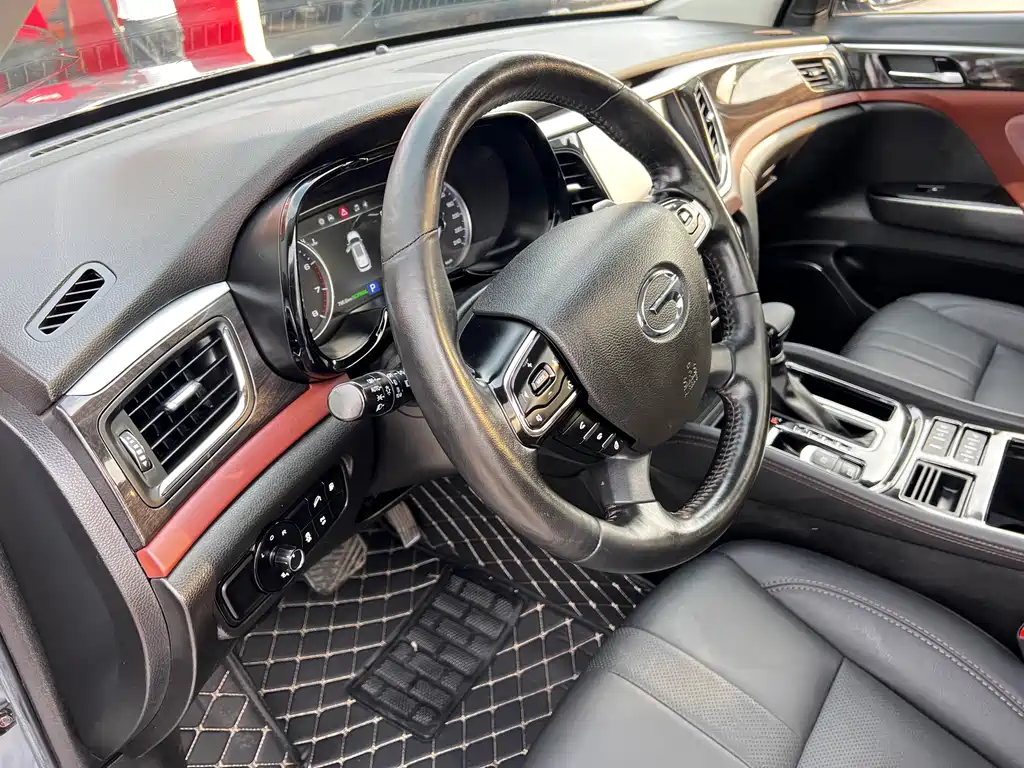 GAC Motor Trumpchi GS8 2017 — фото 8