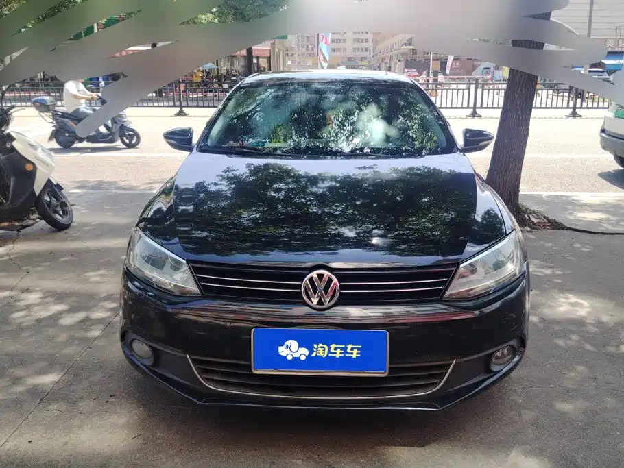 Volkswagen Sagitar 2014