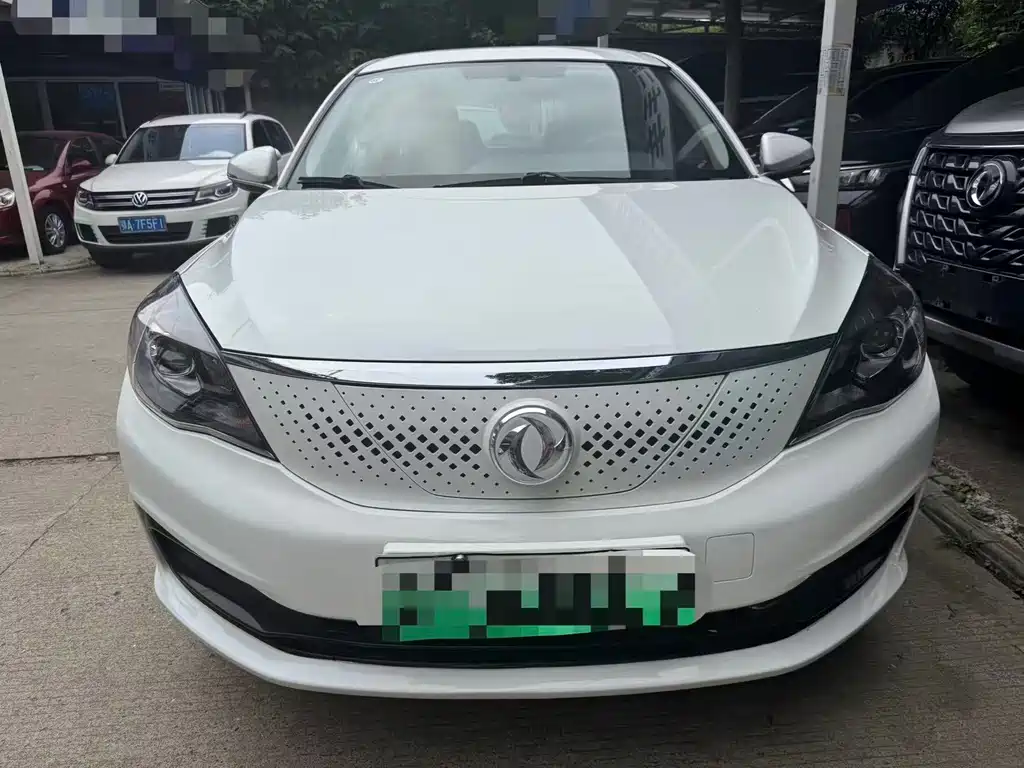 Dongfeng E70 2023