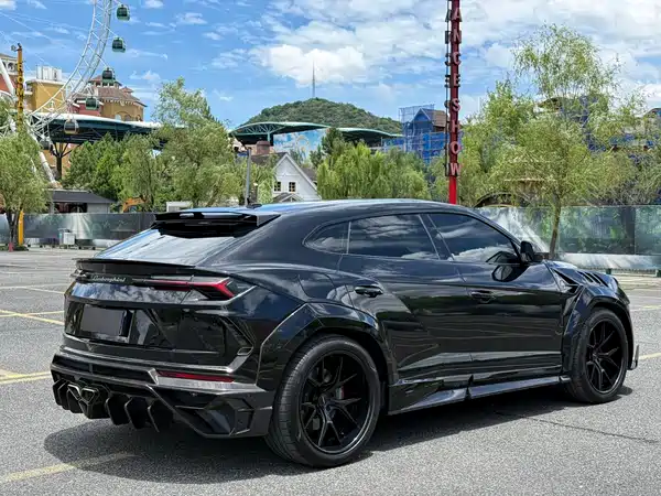 Lamborghini Urus 2021