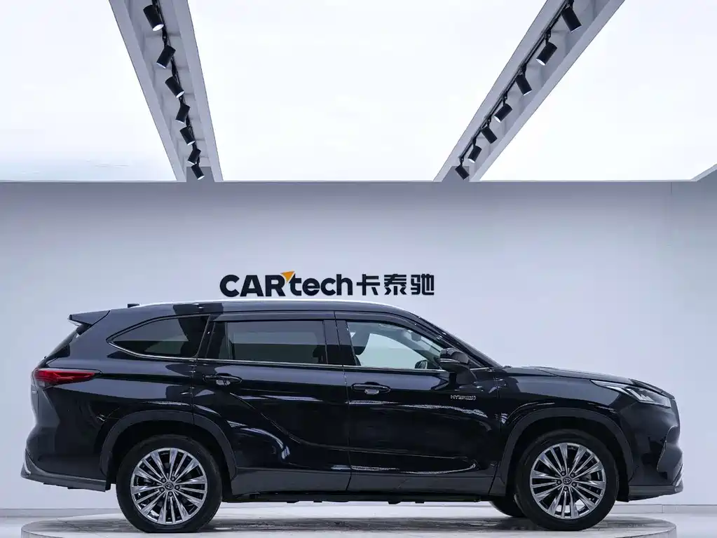 Toyota Highlander 2021