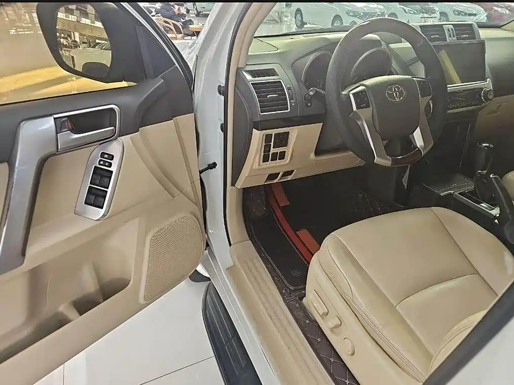 Toyota Prado 2017 — фото 12