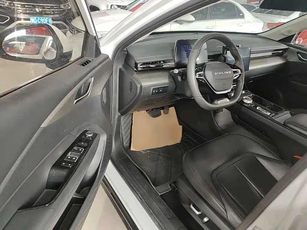 Wuling Starlight 2024 — фото 16