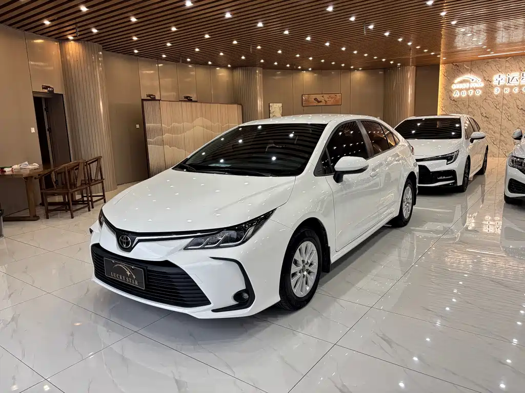 Toyota Corolla 2022 — фото 1