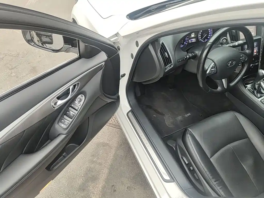 Infiniti Q50L 2016 — фото 16