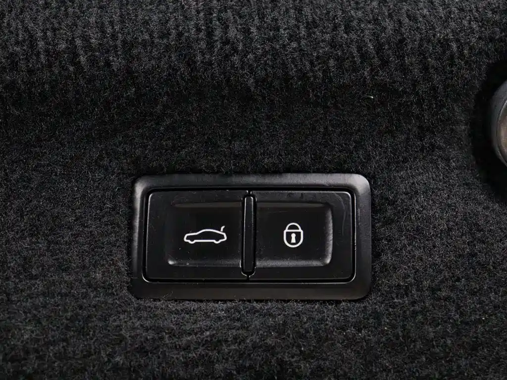Bentley Continental 2020 — фото 9