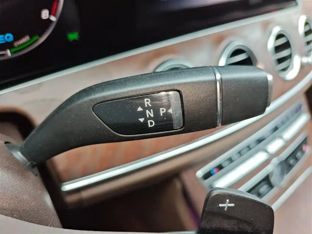 Mercedes-Benz E-Class 2020 — фото 14