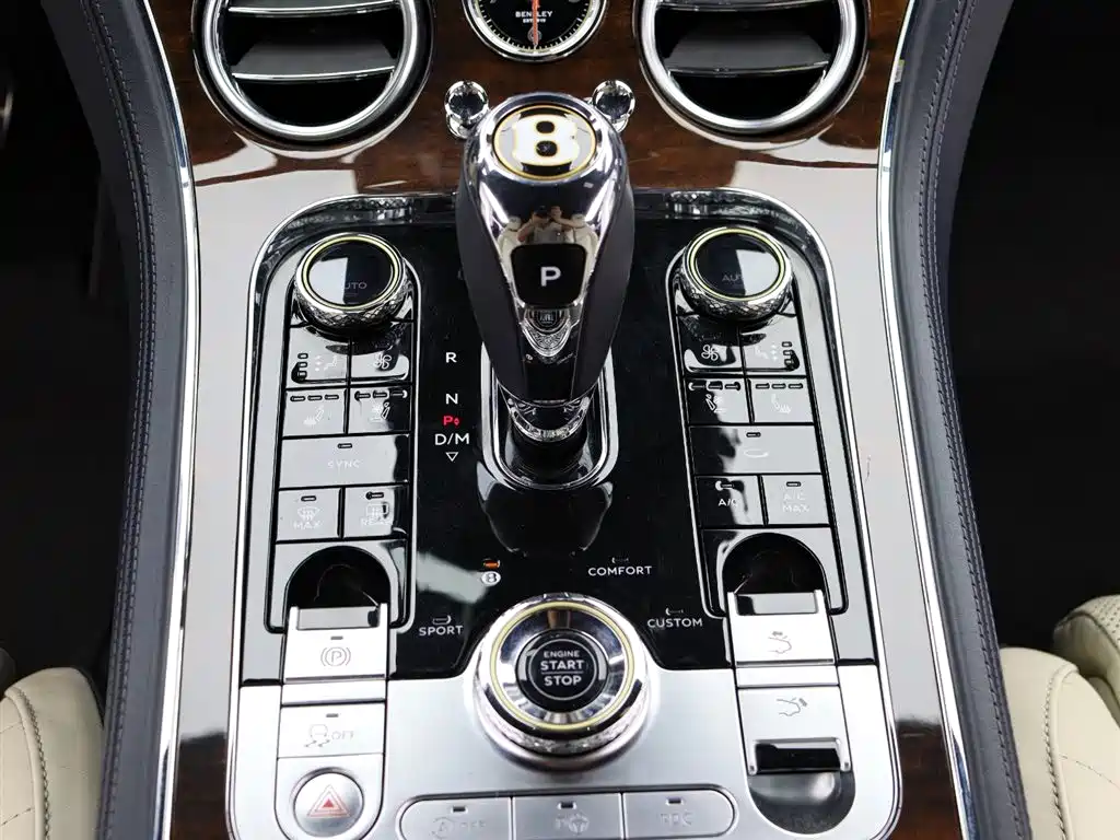 Bentley Continental 2020 — фото 17