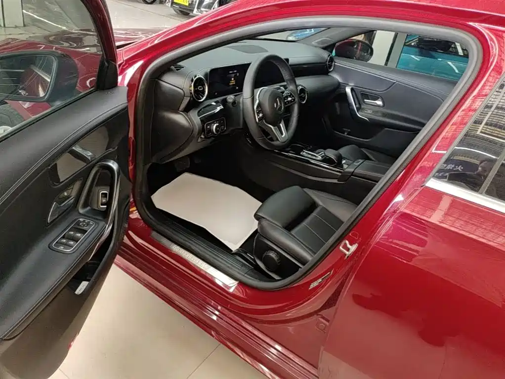 Mercedes-Benz A-Class 2020 — фото 16