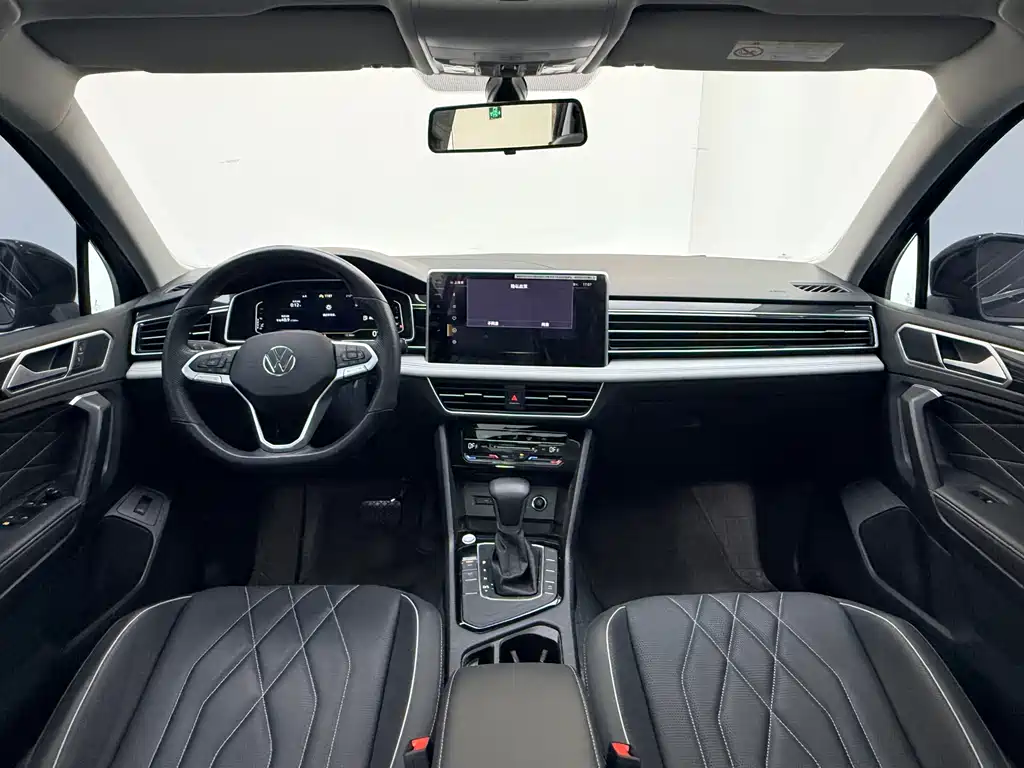 Volkswagen Tiguan L 2024 — фото 11